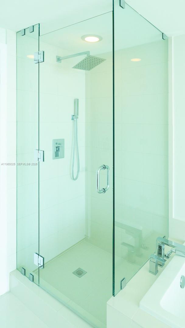 PARAISO BAY CONDO - Residential