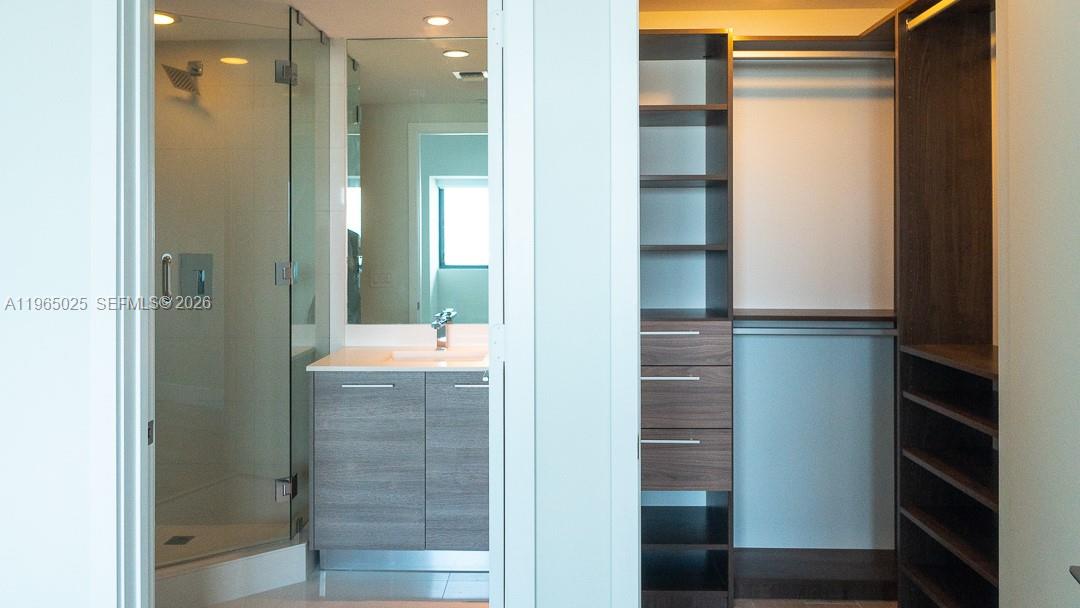 PARAISO BAY CONDO - Residential