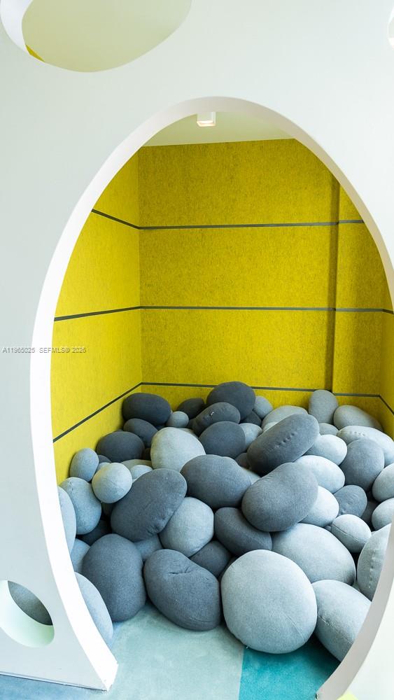 PARAISO BAY CONDO - Residential