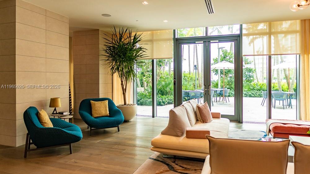 PARAISO BAY CONDO - Residential