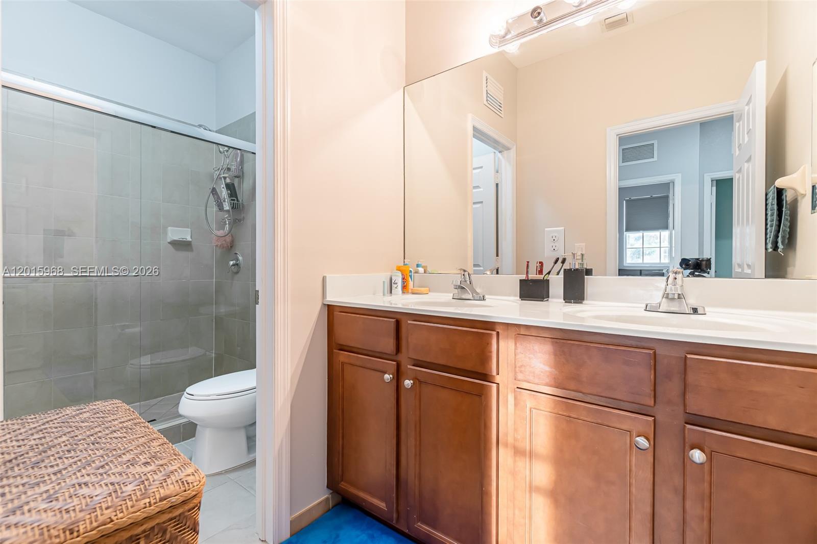 KENDALL COMMONS RESIDENTI - Residential