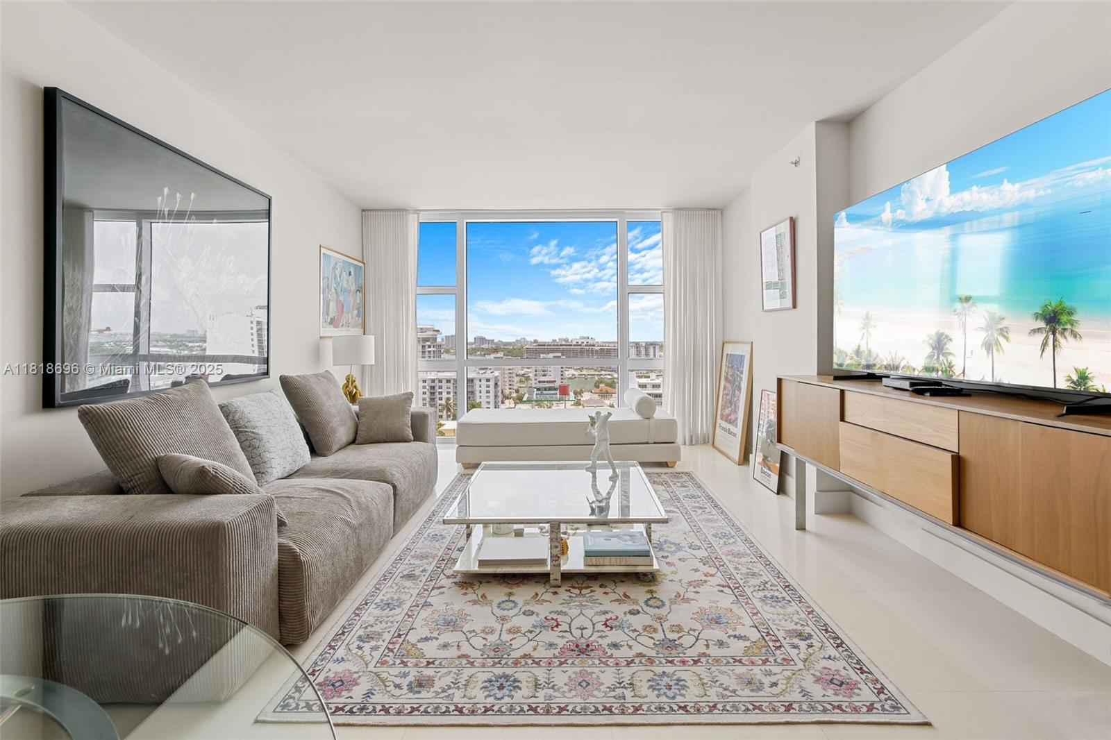 CENTRAL CARILLON BEACH - Residential