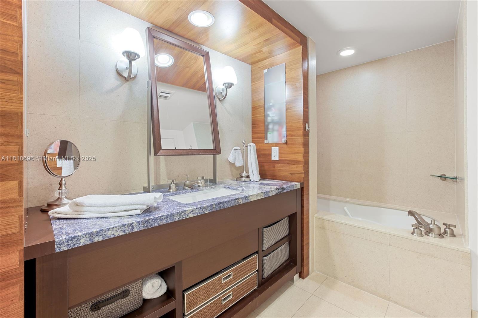 CENTRAL CARILLON BEACH - Residential