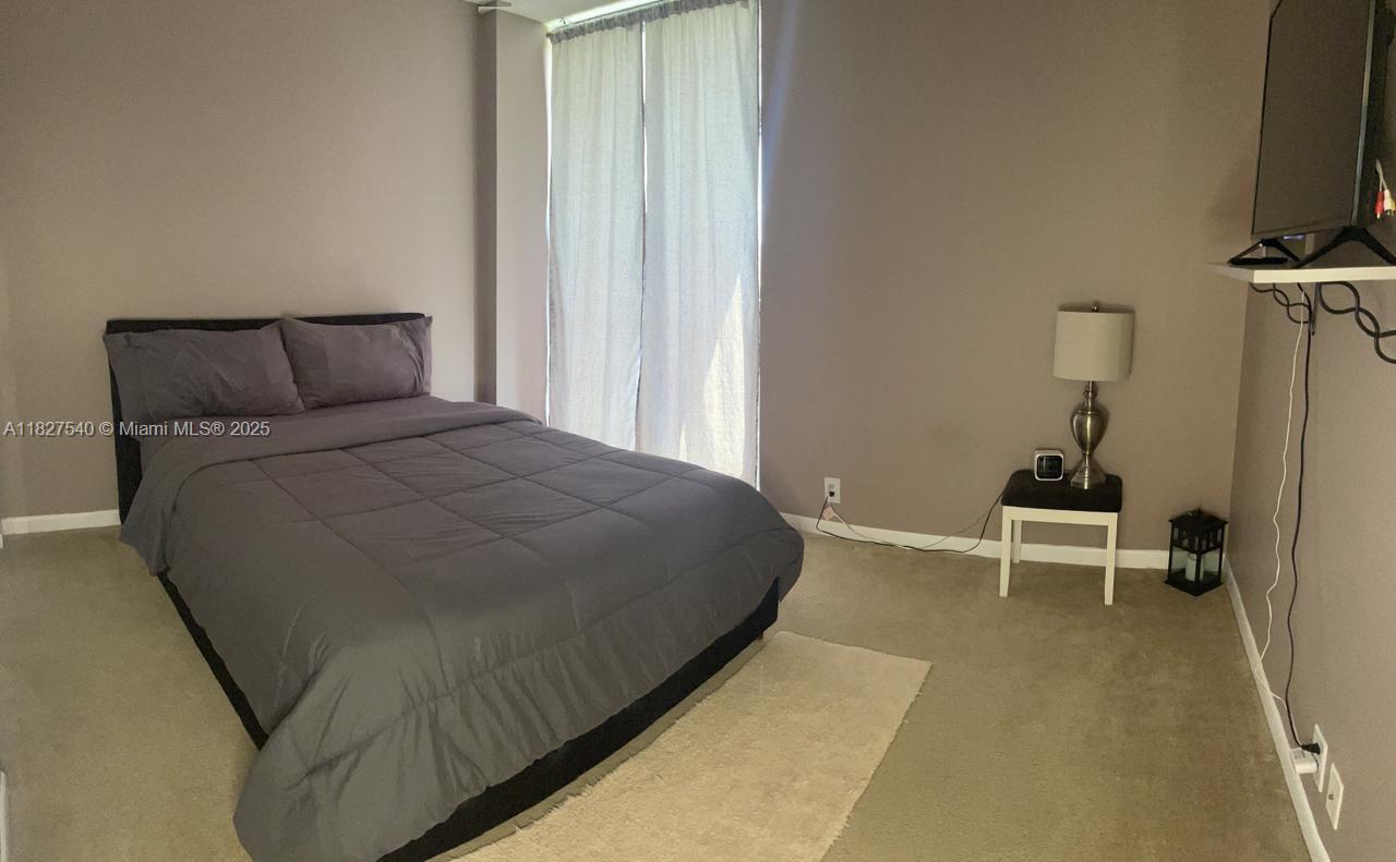 PARC CENTRAL AVENTURA SOU - Residential Lease