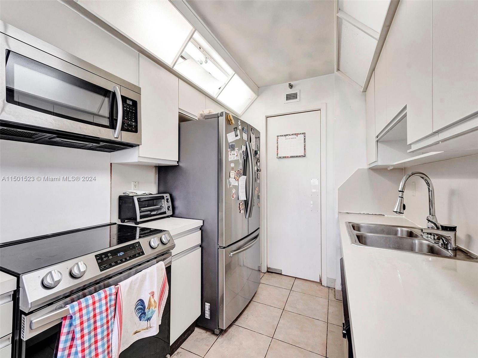 TURNBERRY TOWERS CONDO - Residential