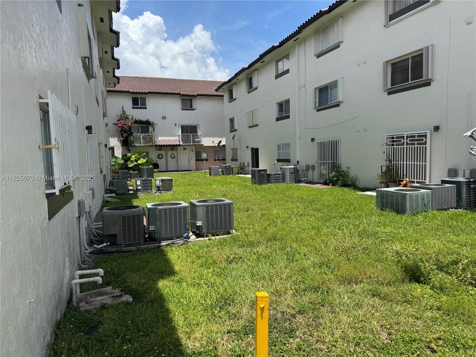 950 SW 104th Ct C-201, Miami, FL, 33174/$360,000 1 950 SW 104th Ct C-201