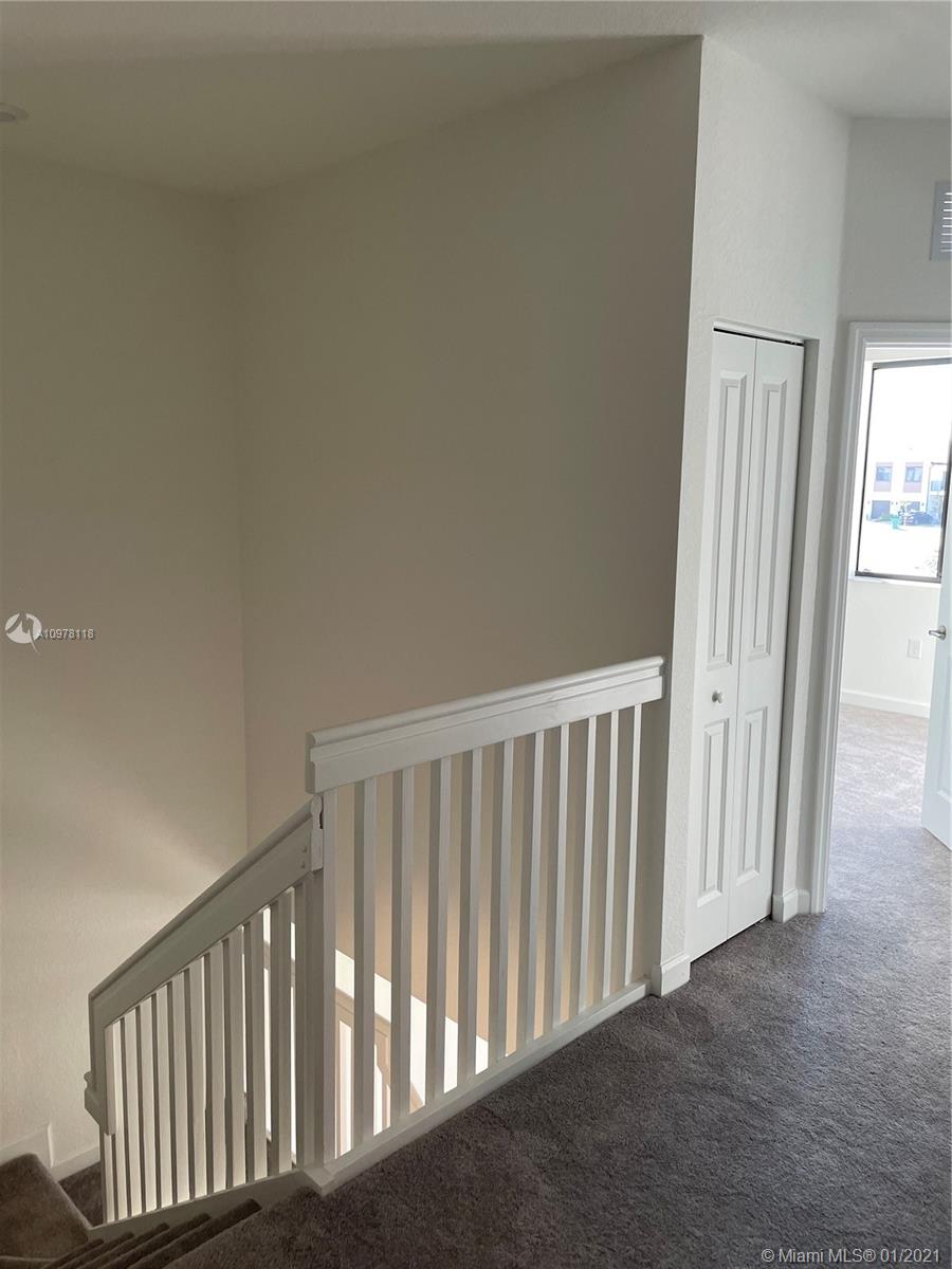 VIA VENTURA NEIGHBORHOOD 1 - Residential Lease