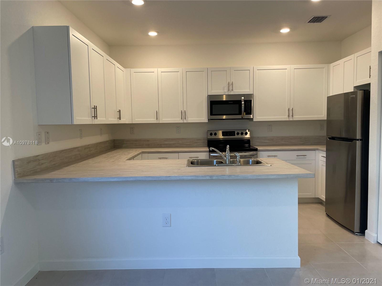 VIA VENTURA NEIGHBORHOOD 1 - Residential Lease