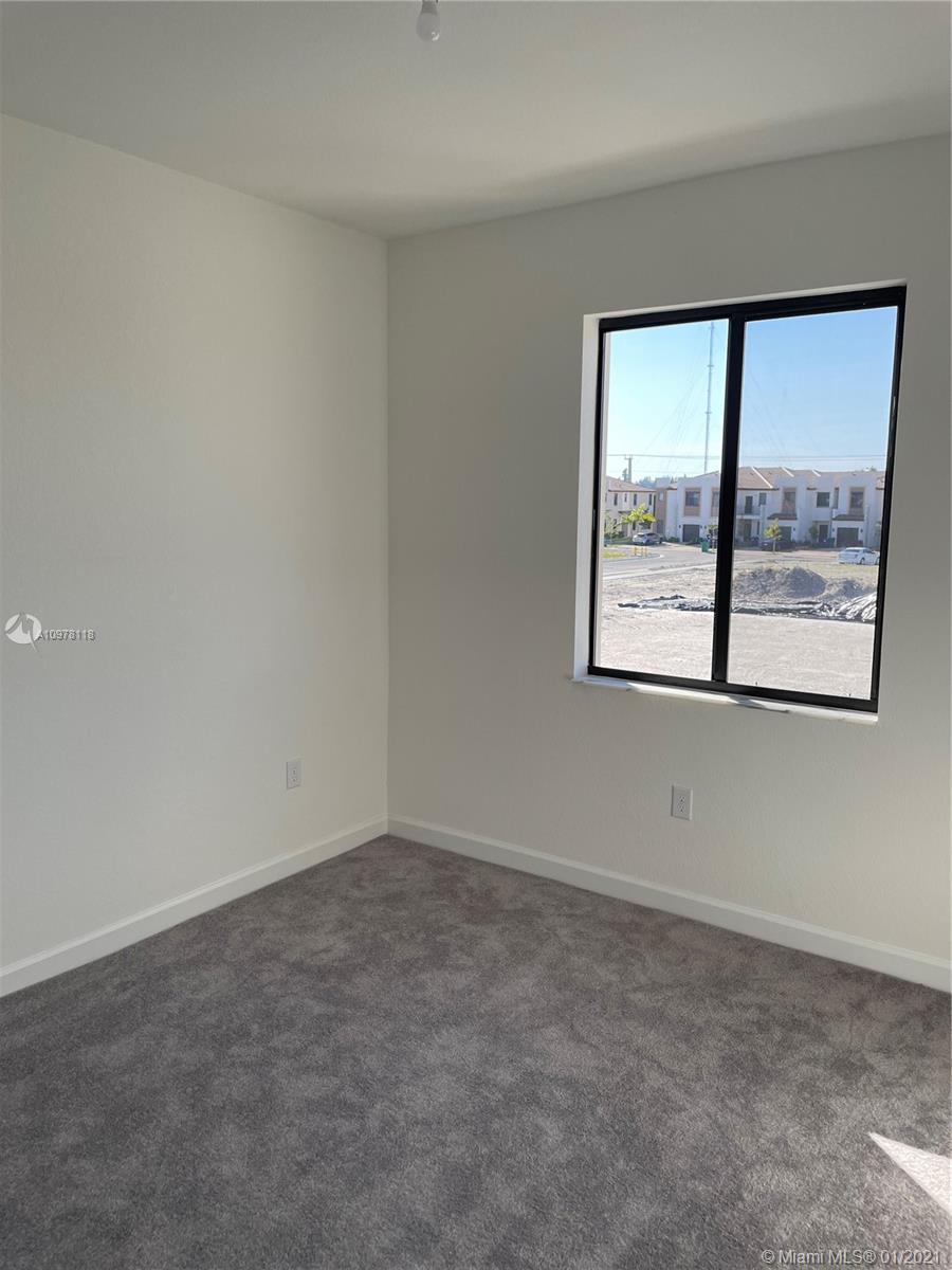 VIA VENTURA NEIGHBORHOOD 1 - Residential Lease