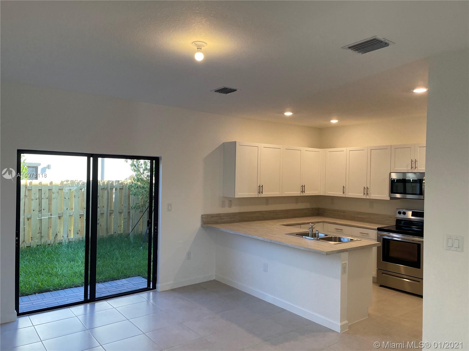VIA VENTURA NEIGHBORHOOD 1 - Residential Lease