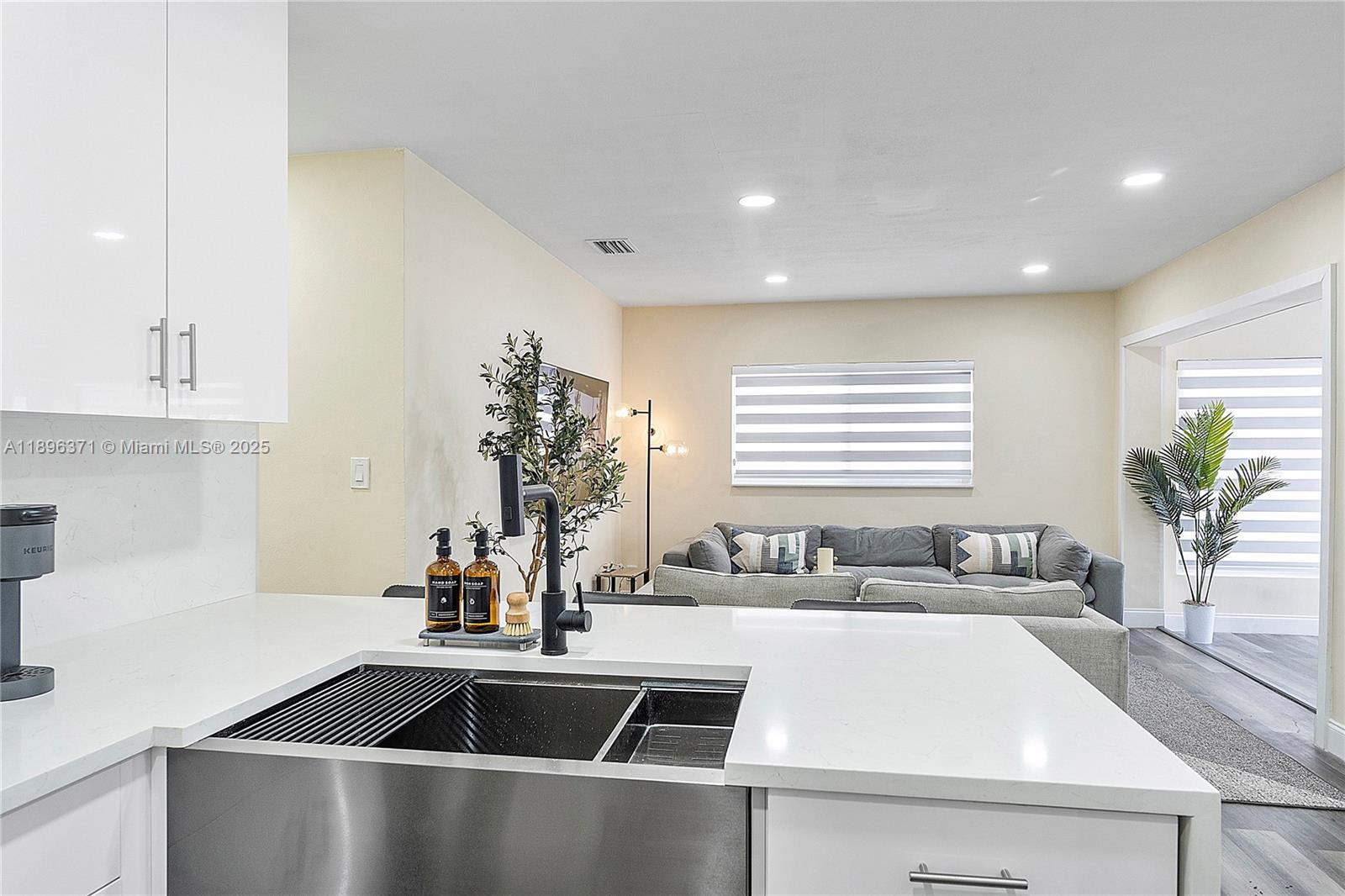 COLLIER ESTATES 3RD ADD - Residential