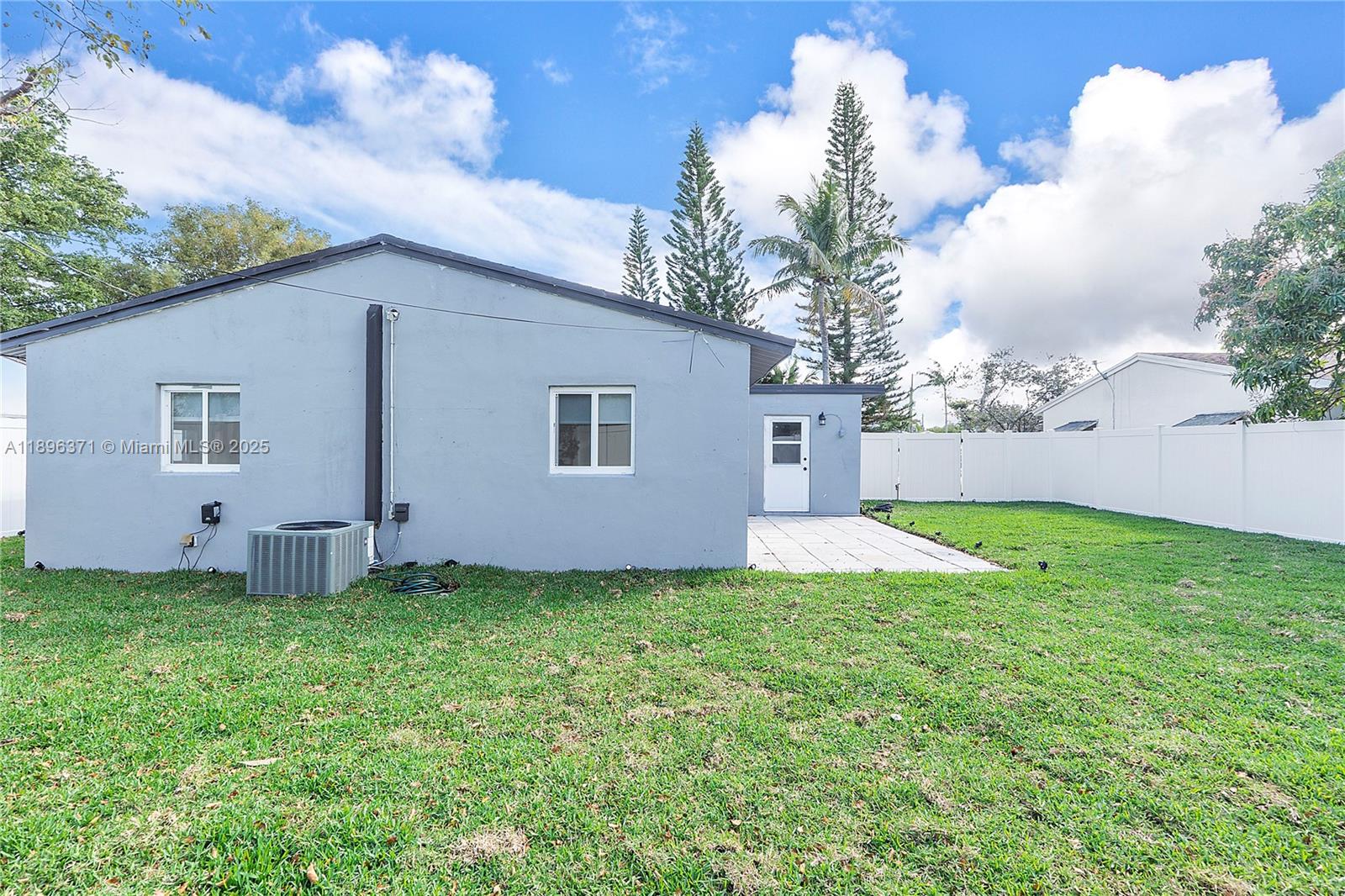 COLLIER ESTATES 3RD ADD - Residential