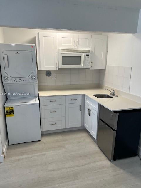 LA LAGUNA CONDO - Residential Lease