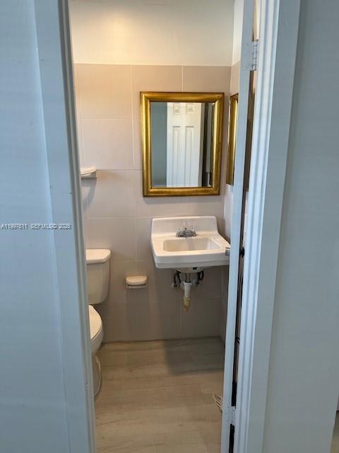 LA LAGUNA CONDO - Residential Lease