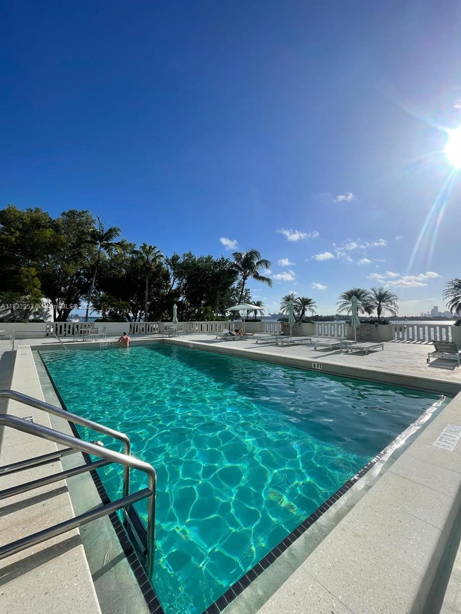 ISLAND TERRACE CONDO - Residential