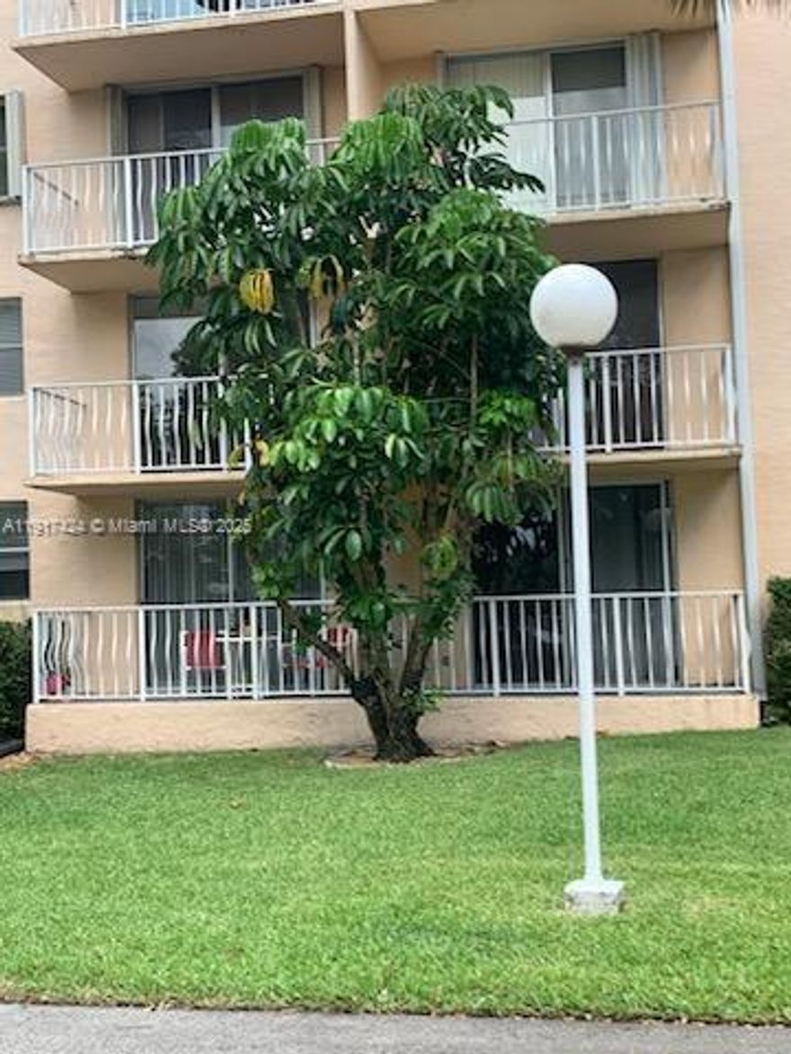 Very nice Condo , with balcony. It is the spacious 1 bedroom apart. and expanded walk-in closet, and full bathroom. Located in the first floor, close the entrance of building.. The building has a BBQ area, a car wash area, tennis courts, a clubhouse, and a sauna. It is a fantastic location in a beautifully maintained community.