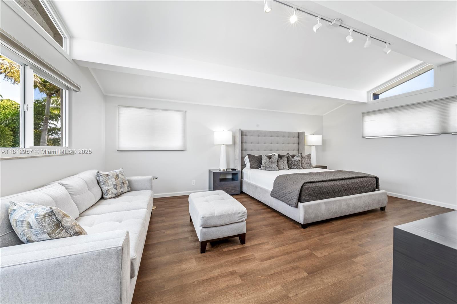 BAL HARBOUR - Residential Lease