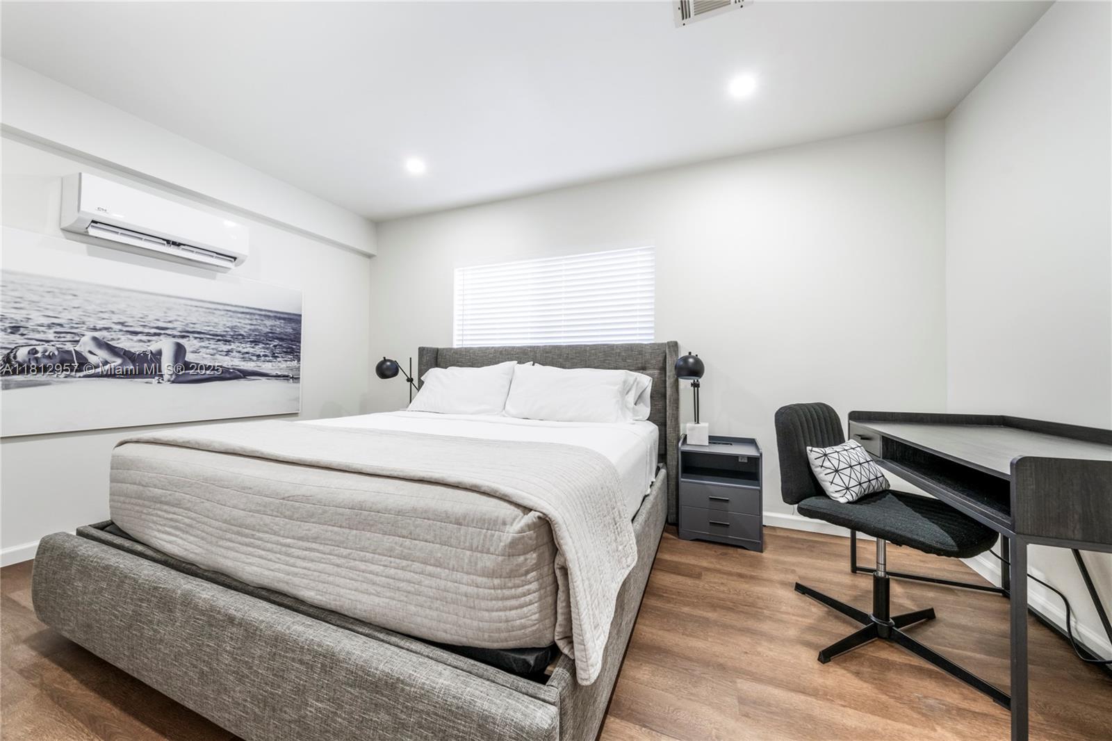 BAL HARBOUR - Residential Lease