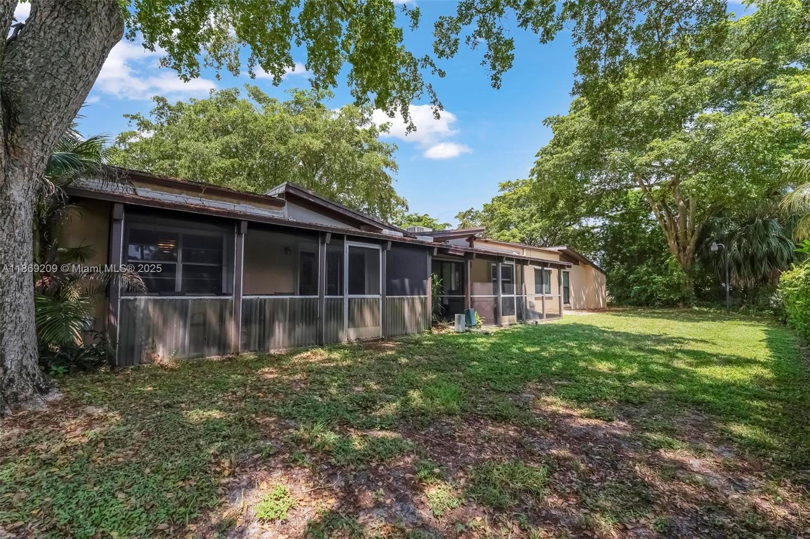 VILLAS AT CARRIAGE HILLS - Residential