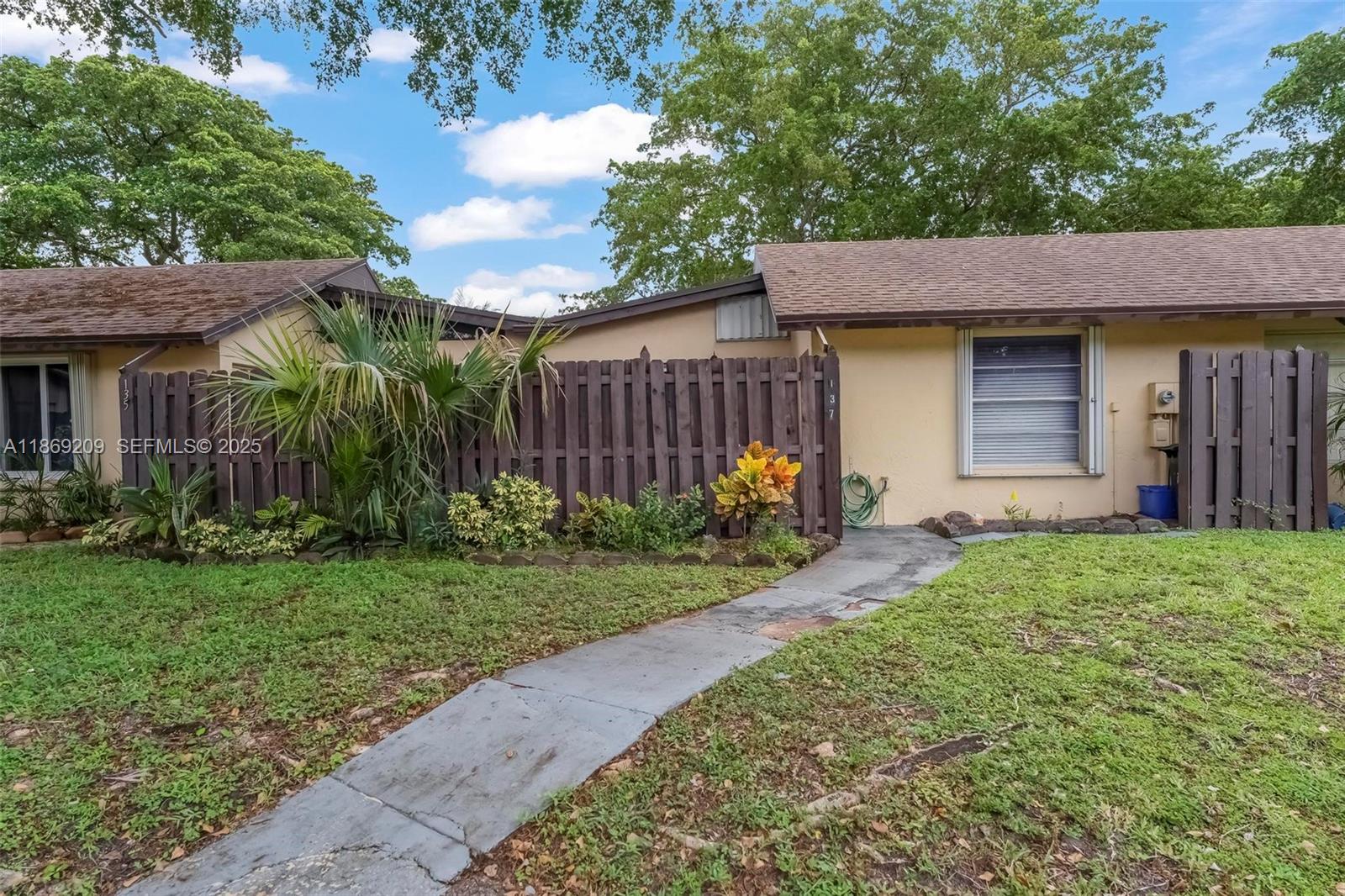 VILLAS AT CARRIAGE HILLS - Residential