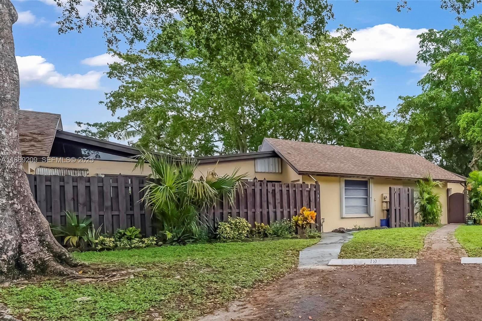 VILLAS AT CARRIAGE HILLS - Residential