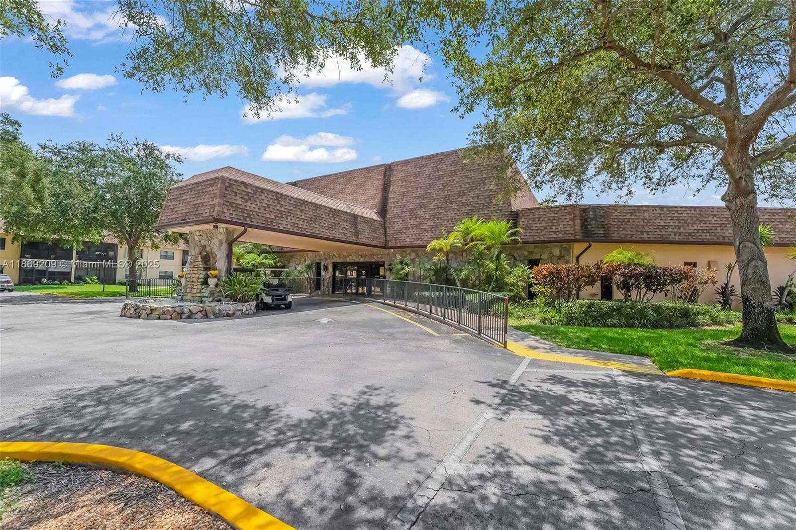 VILLAS AT CARRIAGE HILLS - Residential