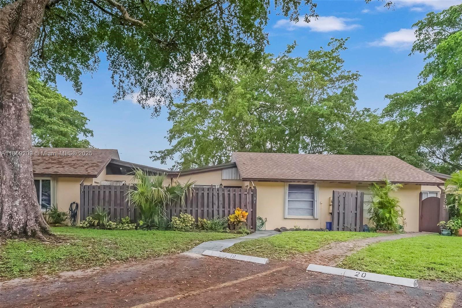 VILLAS AT CARRIAGE HILLS - Residential