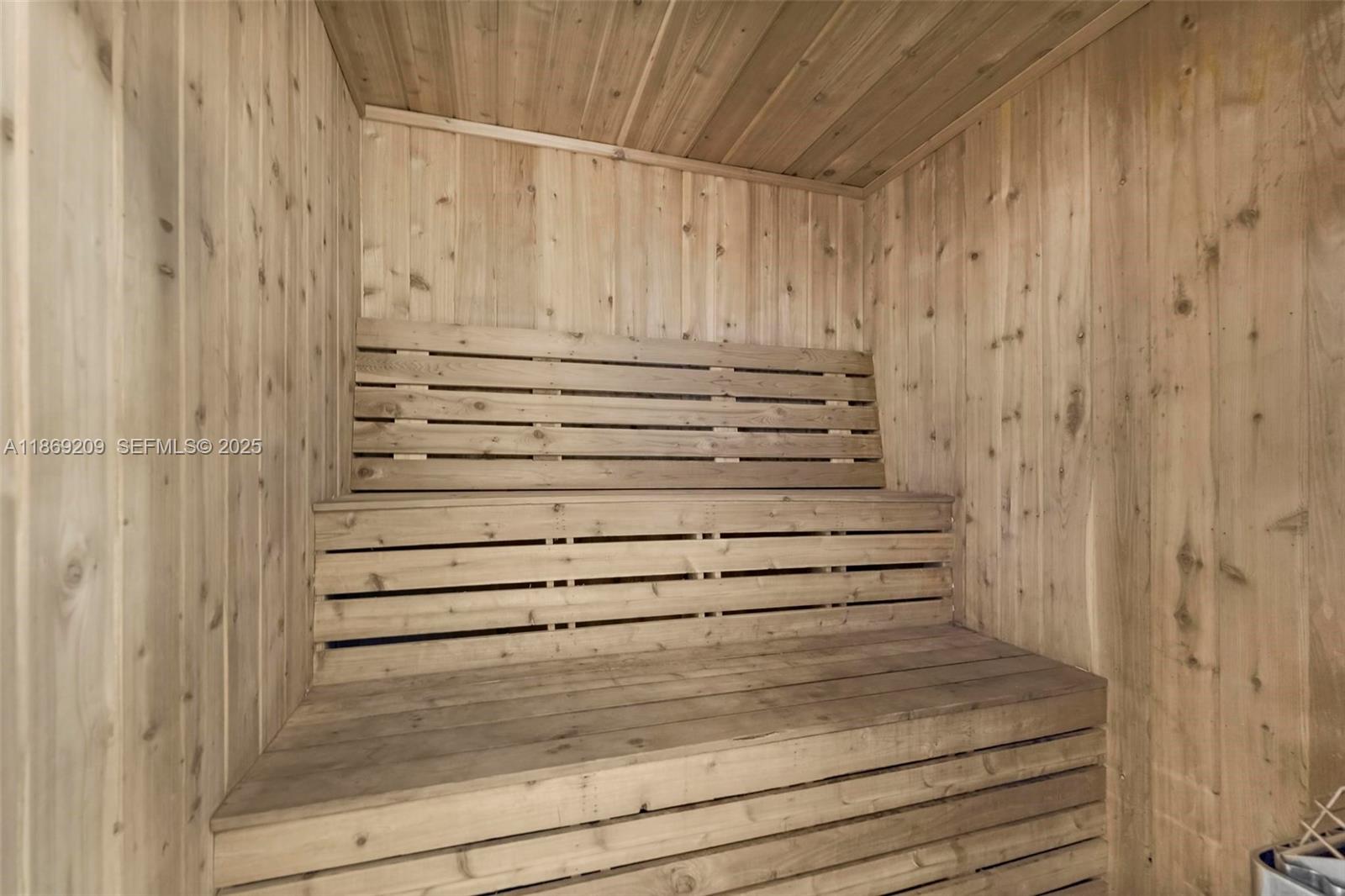 VILLAS AT CARRIAGE HILLS - Residential