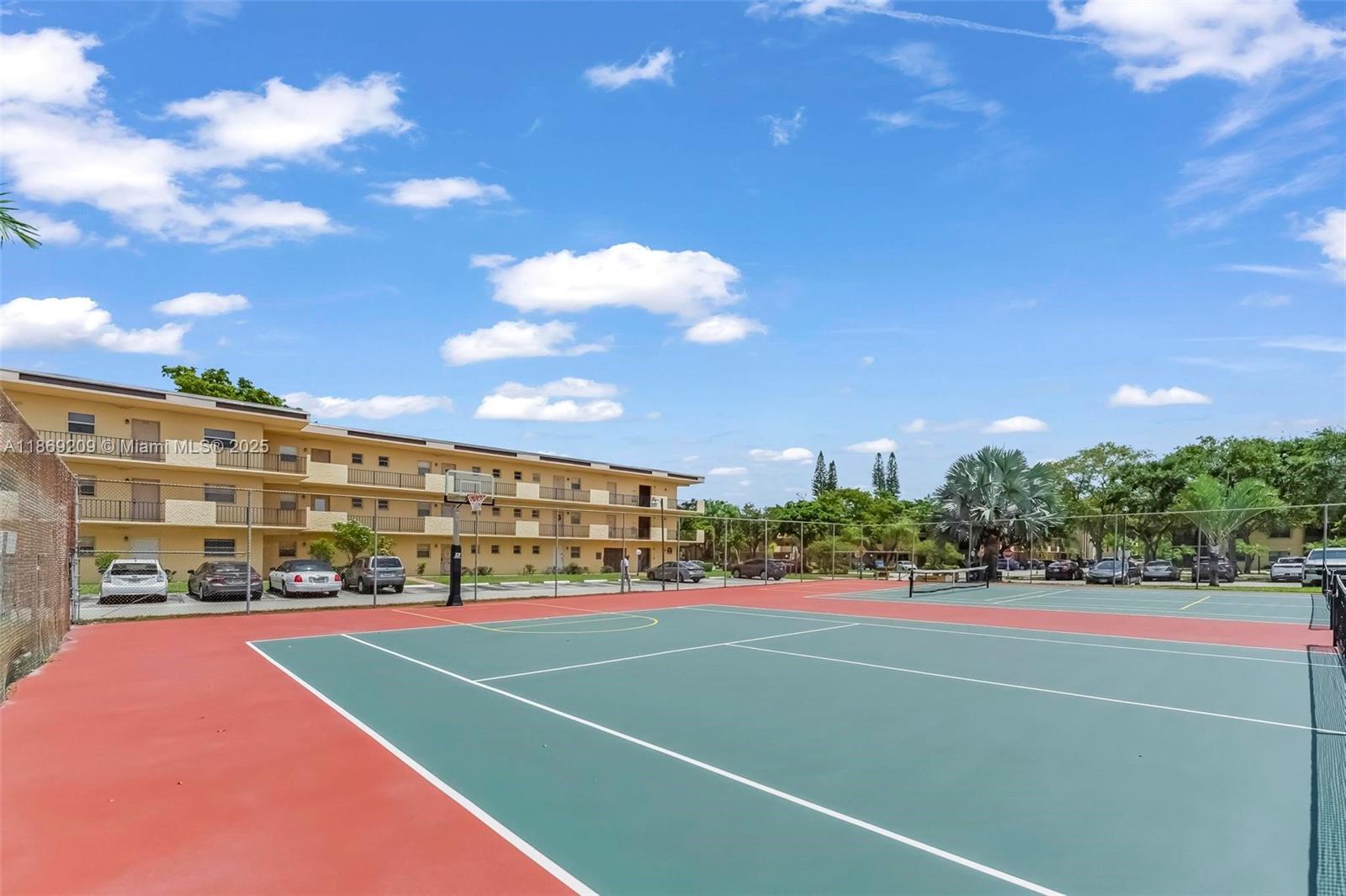 VILLAS AT CARRIAGE HILLS - Residential