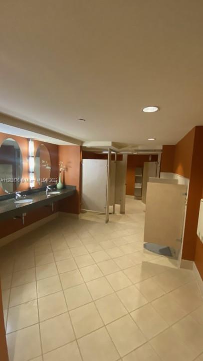 TOSCANO CONDO - Residential