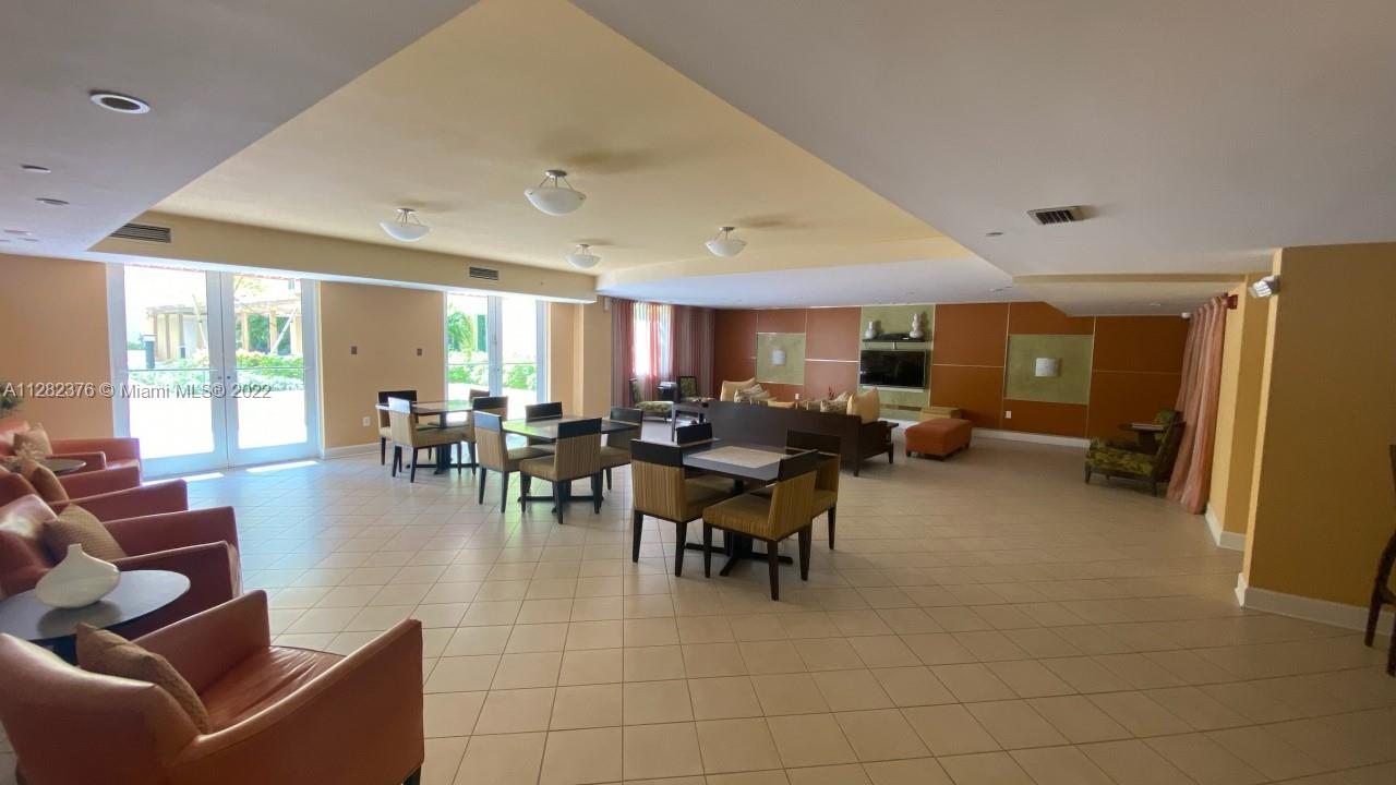 TOSCANO CONDO - Residential