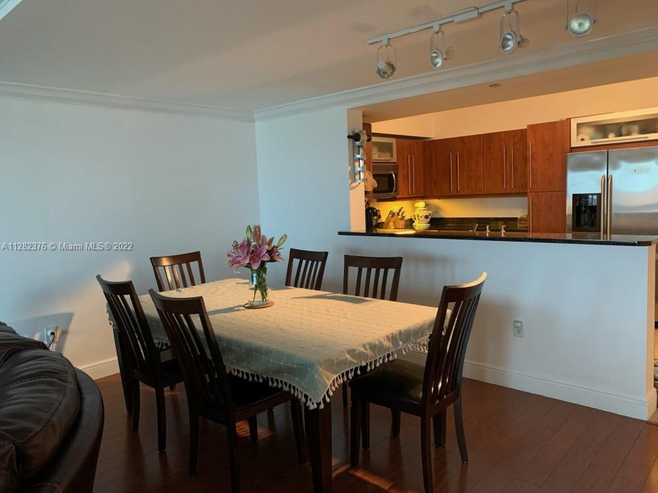 TOSCANO CONDO - Residential