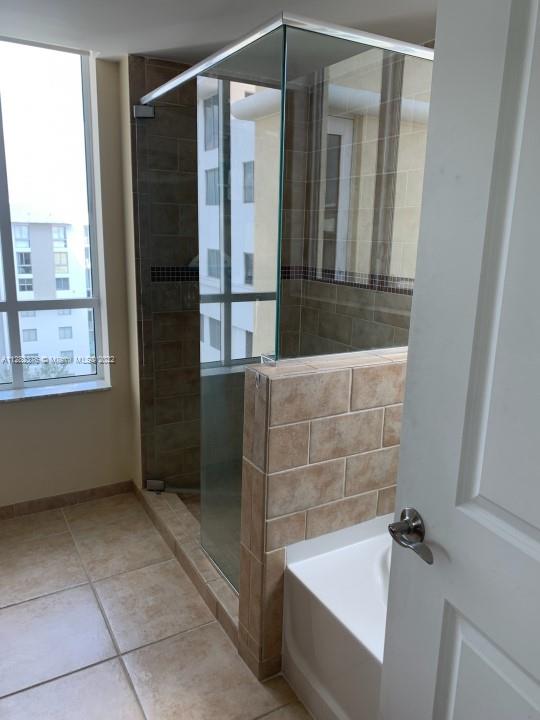 TOSCANO CONDO - Residential