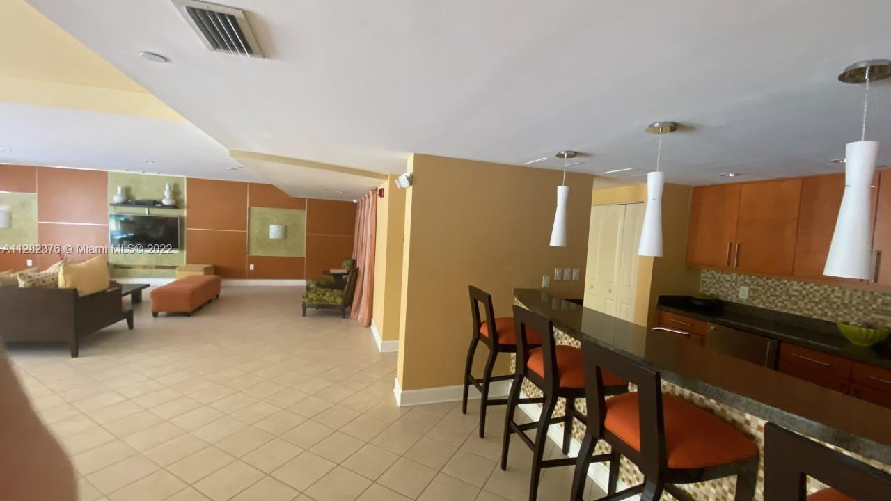 TOSCANO CONDO - Residential