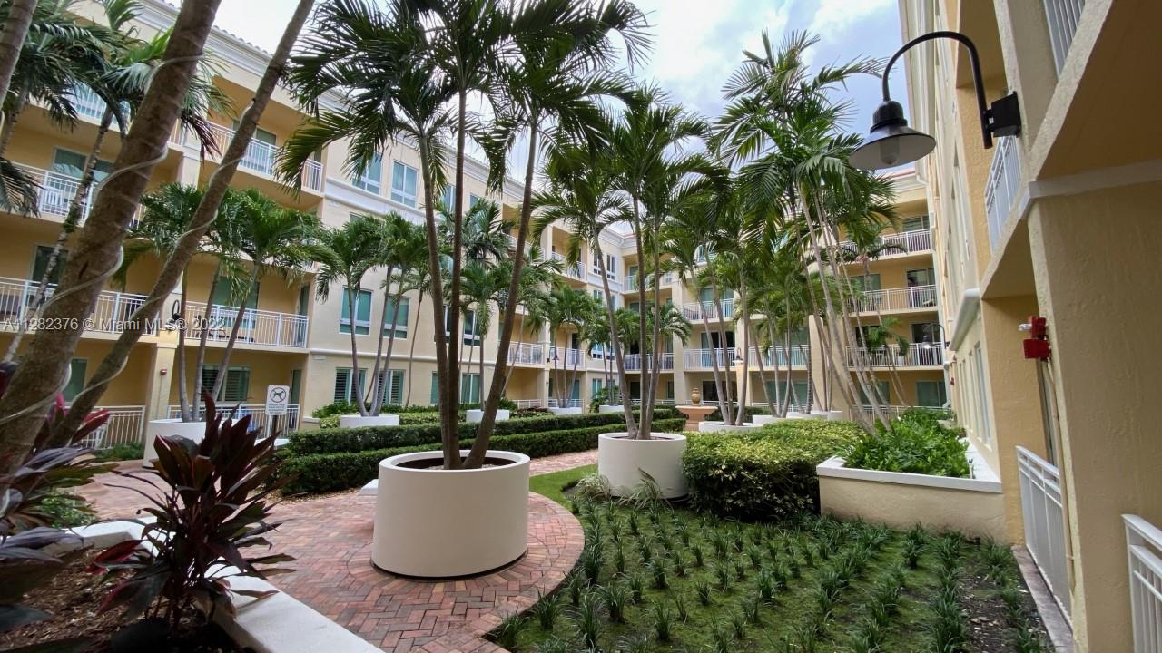 TOSCANO CONDO - Residential