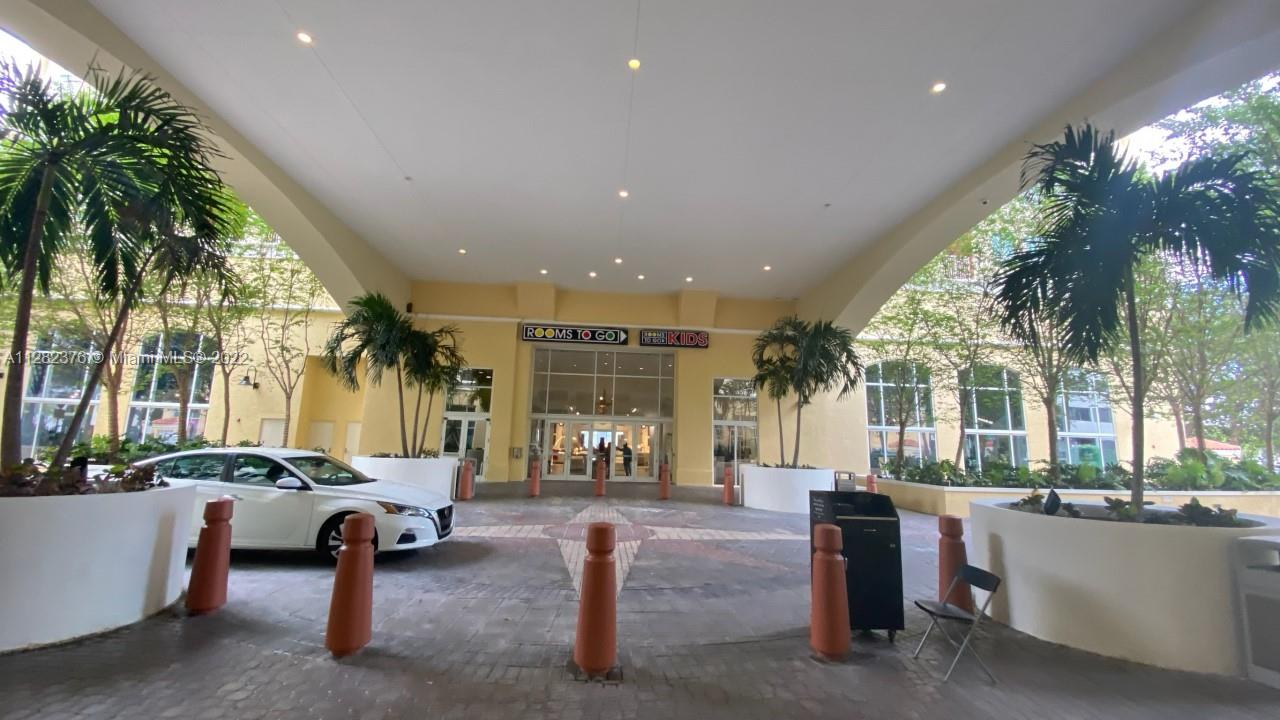 TOSCANO CONDO - Residential