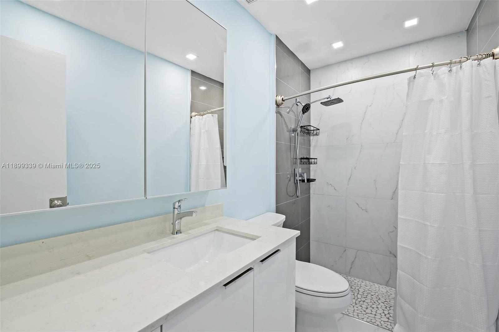 CREEKSIDE VILLAS SEC TWO - Residential Lease