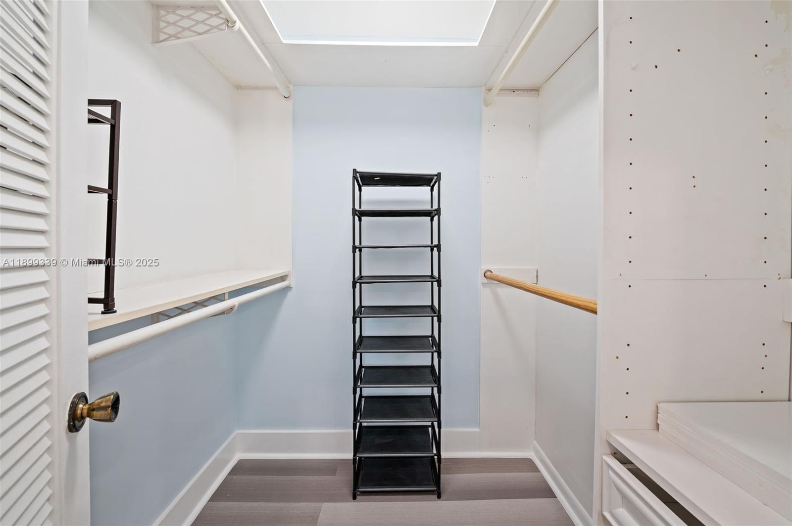 CREEKSIDE VILLAS SEC TWO - Residential Lease