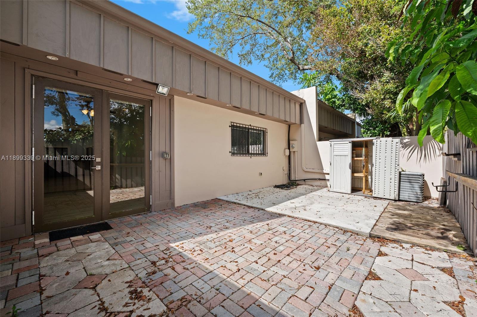 CREEKSIDE VILLAS SEC TWO - Residential Lease