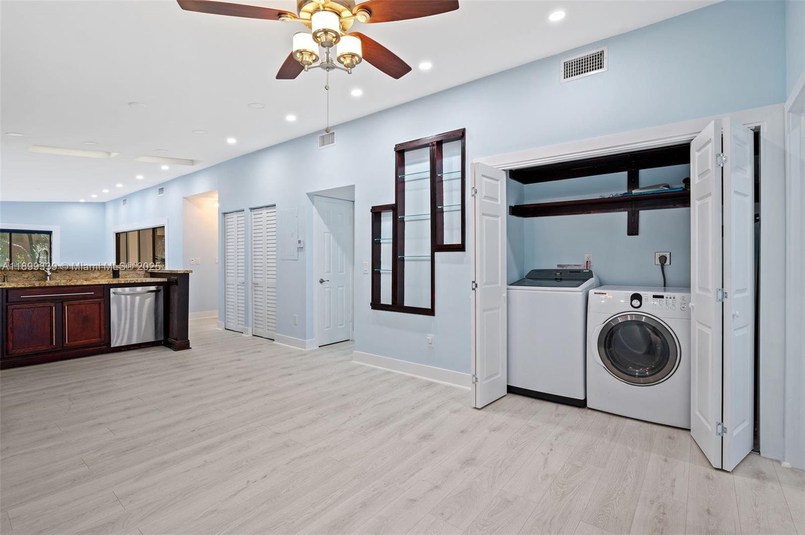 CREEKSIDE VILLAS SEC TWO - Residential Lease