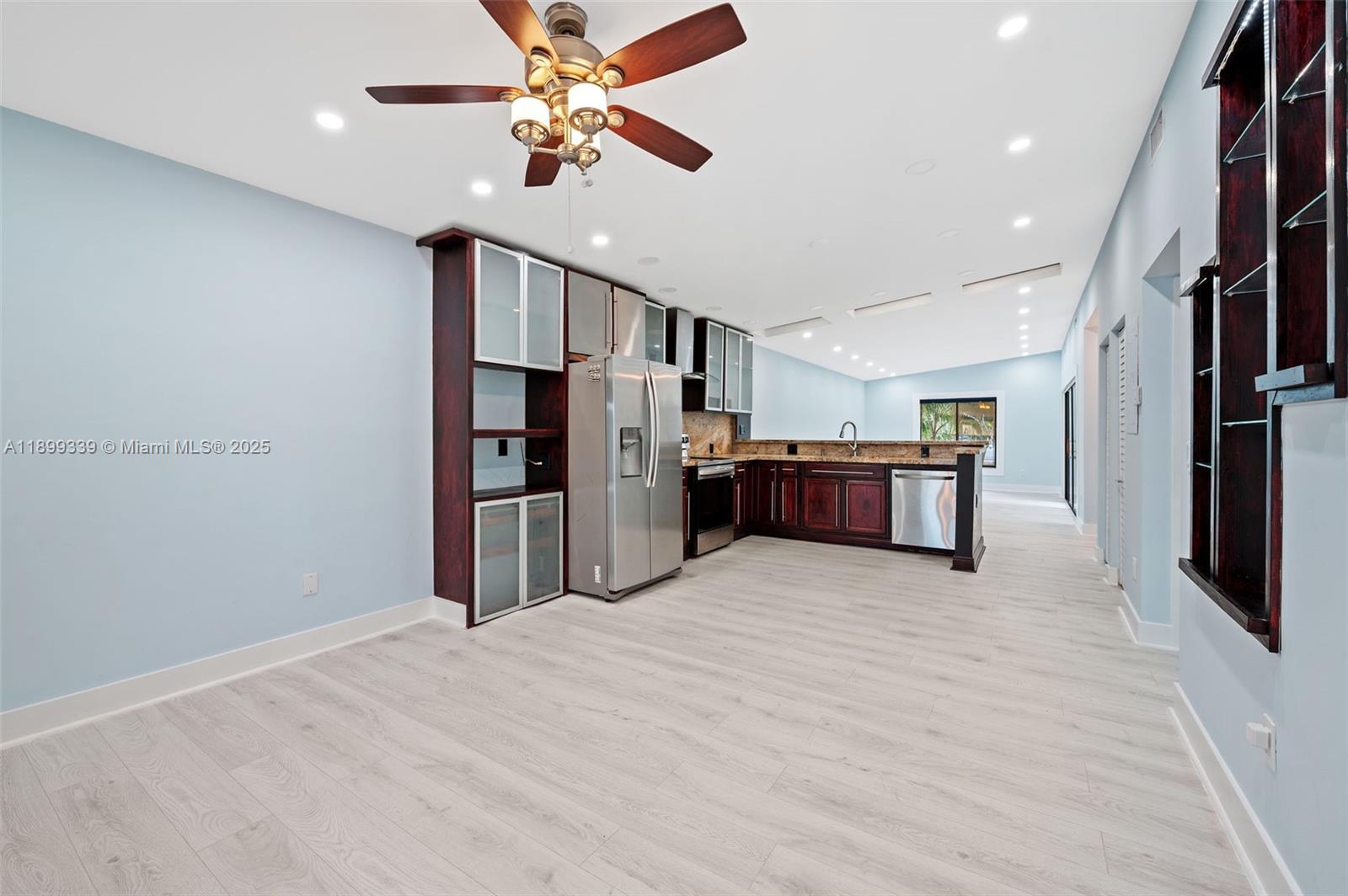 CREEKSIDE VILLAS SEC TWO - Residential Lease