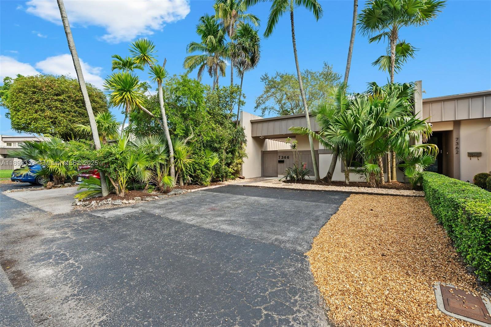 CREEKSIDE VILLAS SEC TWO - Residential Lease