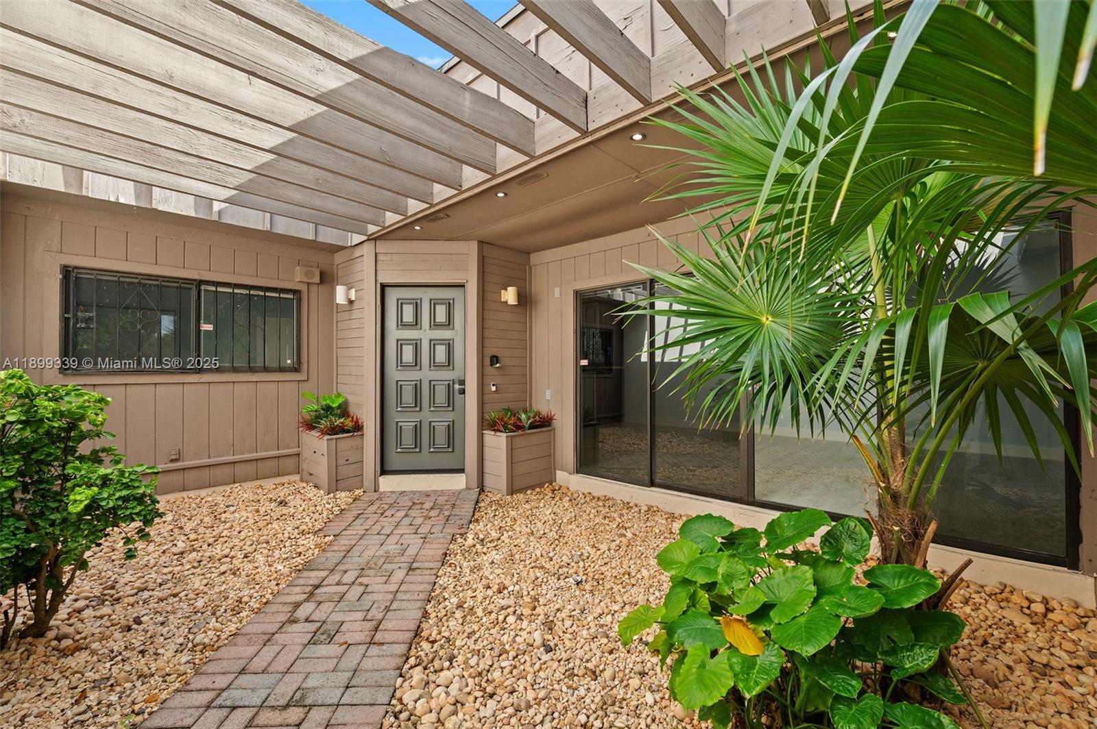 CREEKSIDE VILLAS SEC TWO - Residential Lease