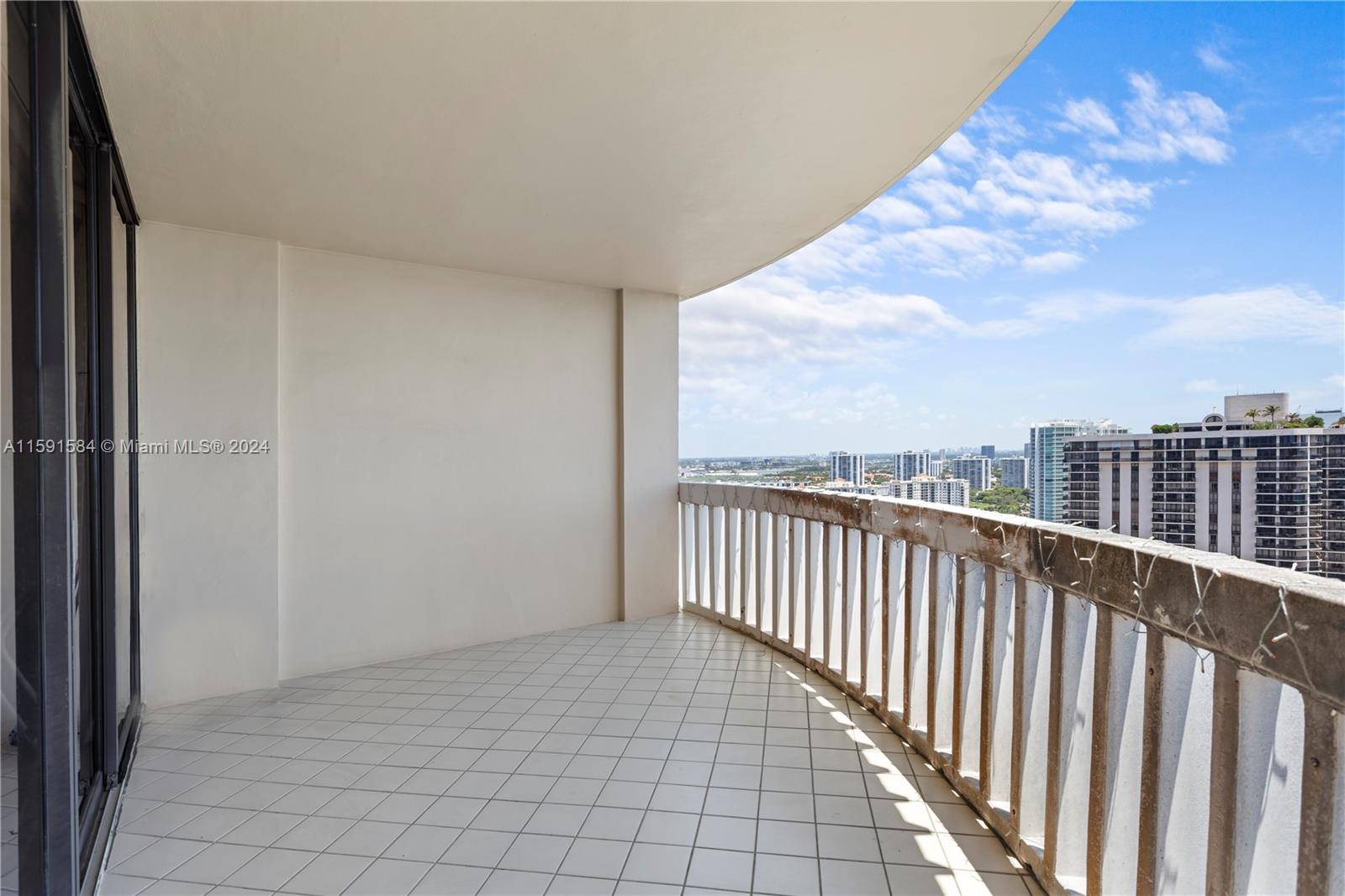 TURNBERRY TOWERS CONDO - Residential
