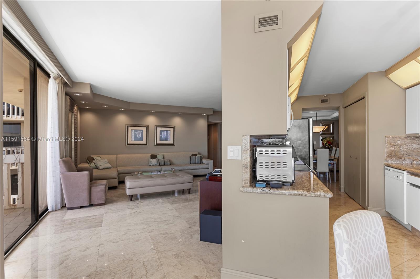 TURNBERRY TOWERS CONDO - Residential