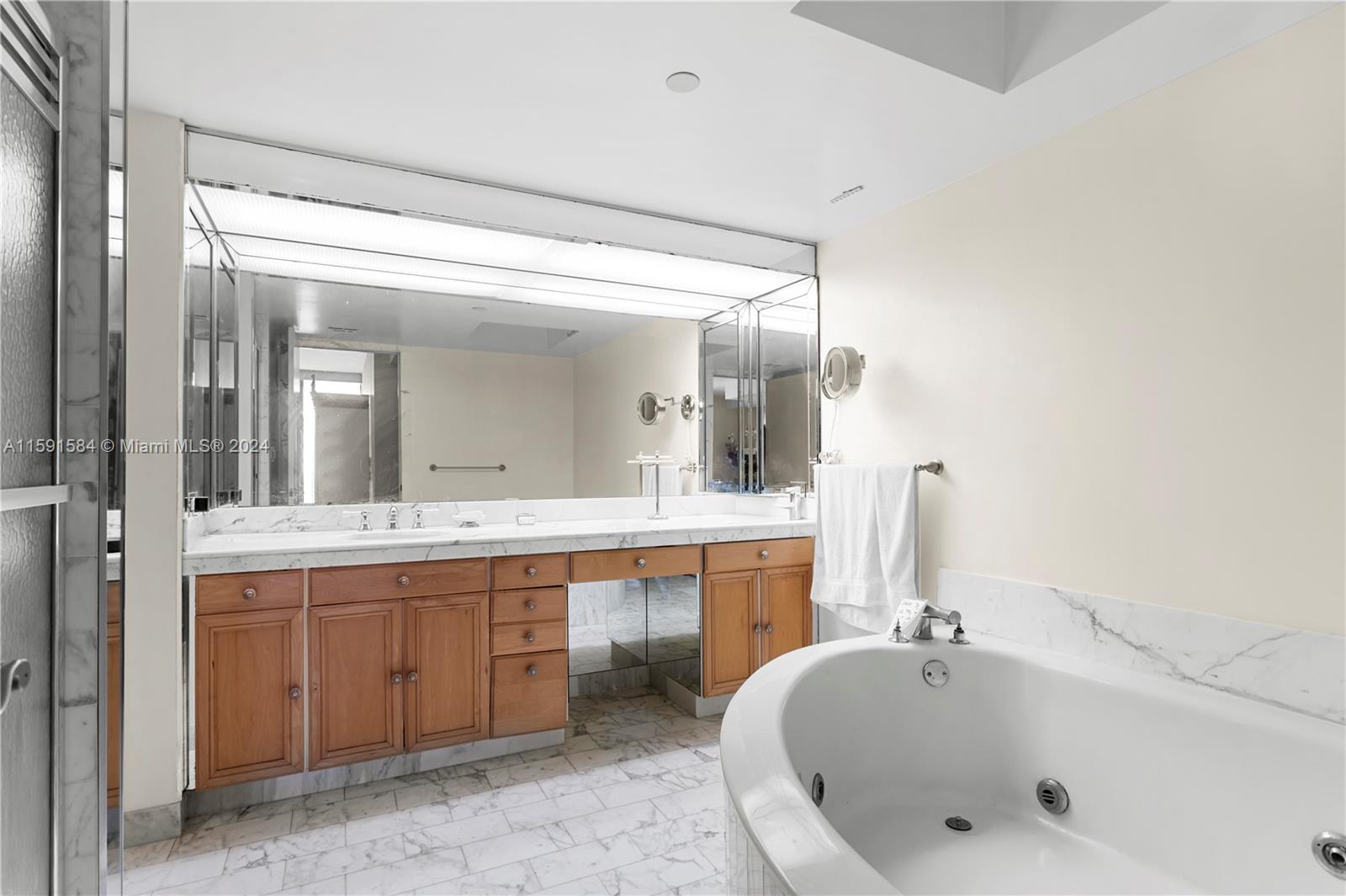 TURNBERRY TOWERS CONDO - Residential