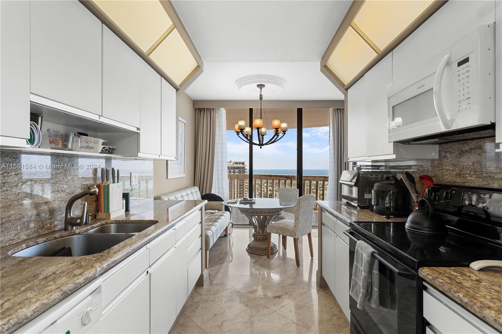 TURNBERRY TOWERS CONDO - Residential