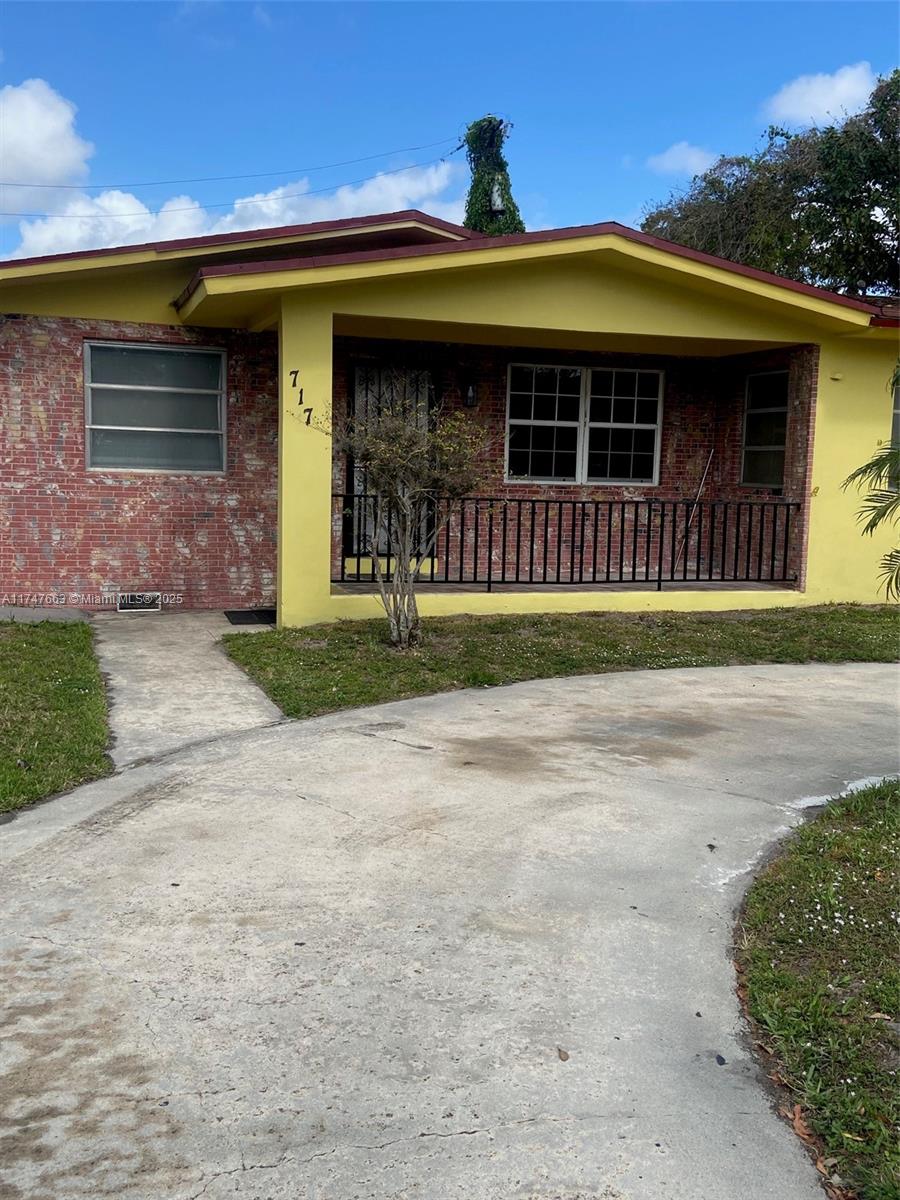Rental Property at 717 Nw 77th St, House, Miami, Broward County, Florida - Bedrooms: 4 
Bathrooms: 2  - $3,600 MO.