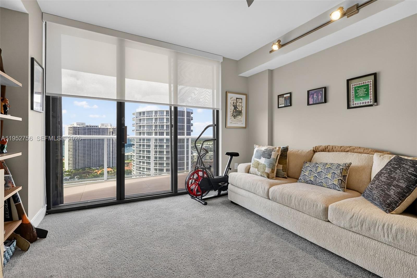 4000 ISL BLVD WILLIAMS IS - Residential