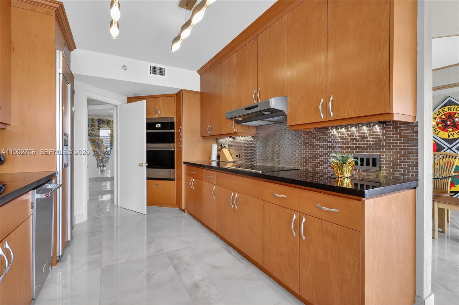 4000 ISL BLVD WILLIAMS IS - Residential